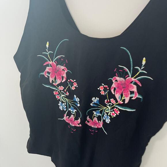 Forever 21 Black Floral Embroidery Bodysuit Size 3X - Picture 2 of 6